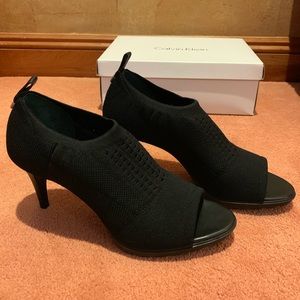 Calvin Klein Massey Bootie Size 8